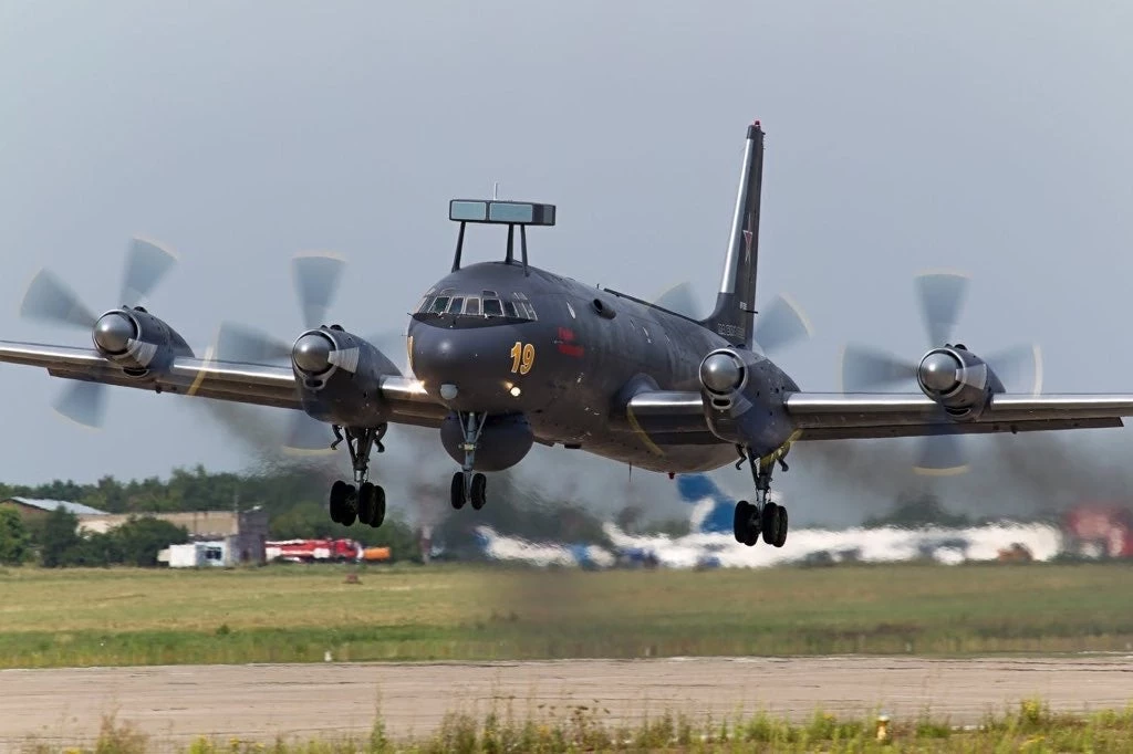 Θρίλερ στη Μεσόγειο: Il-38N κυνηγά ισραηλινά υποβρύχια Dolphin – Ρωσία: «Τα F-15 δεν τόλμησαν να μπουν στον ΕΕΧ της Συρίας»